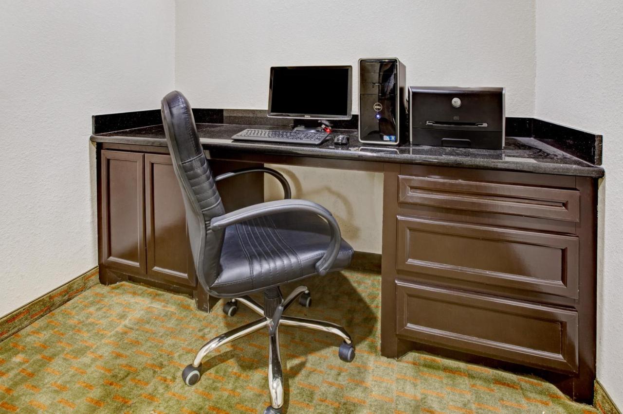 Scottish Inns And Suites - La Porte Luaran gambar